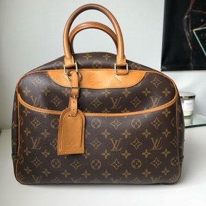 Authentic Louis Vuitton Monogram Deauville GM